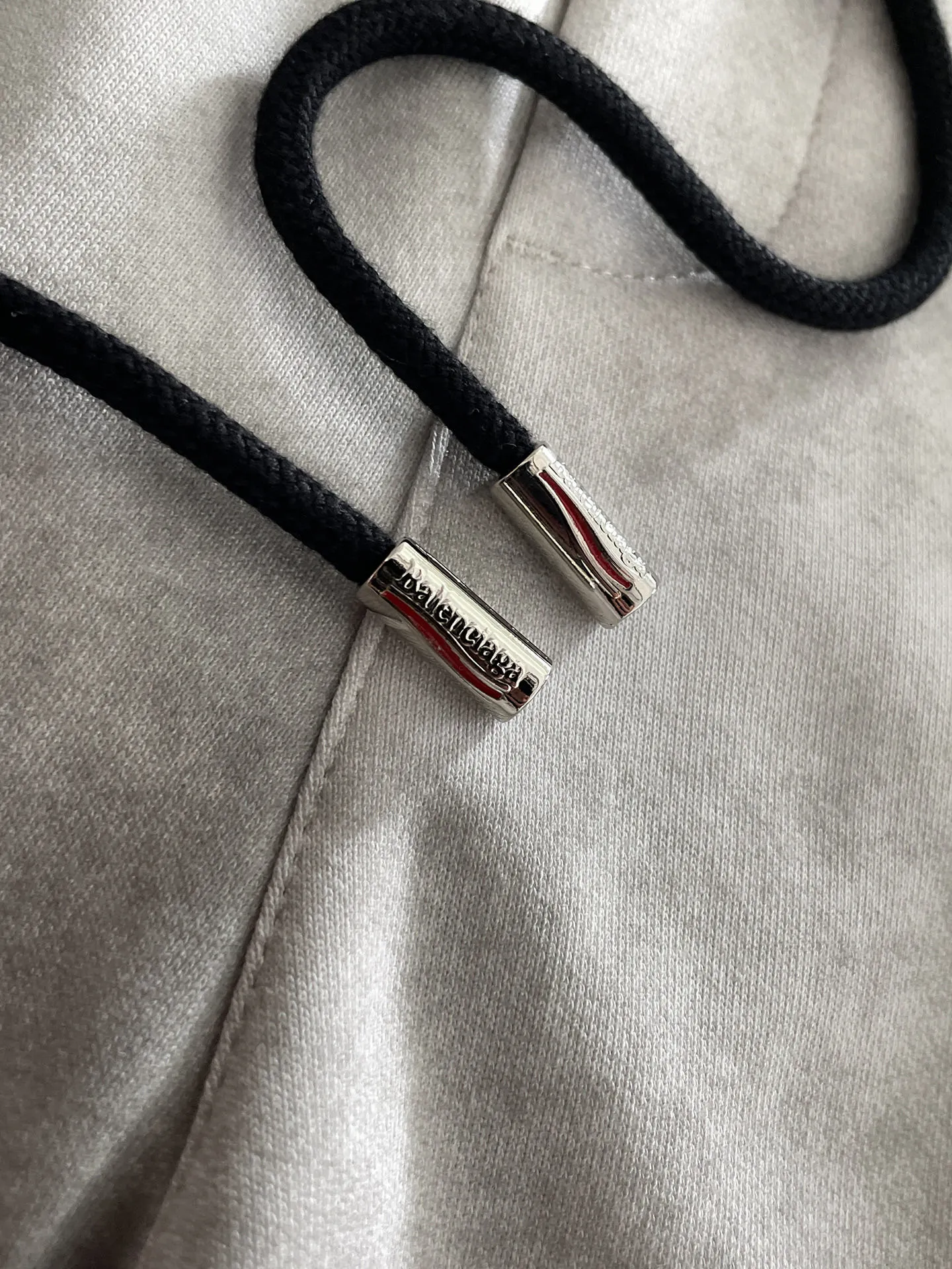Balenciaga's three-standard complete 2026 summer New Arrival men's casual shorts, advanced custom-made Breathable fabric, Breathable fabric, extremely stretchy and comfortable, impeccable details, top-grade accessories, original logo design concept, delicate and soft feel! The upper body fit is awesome! Size: M-XXXL Please state your height and weight when ordering